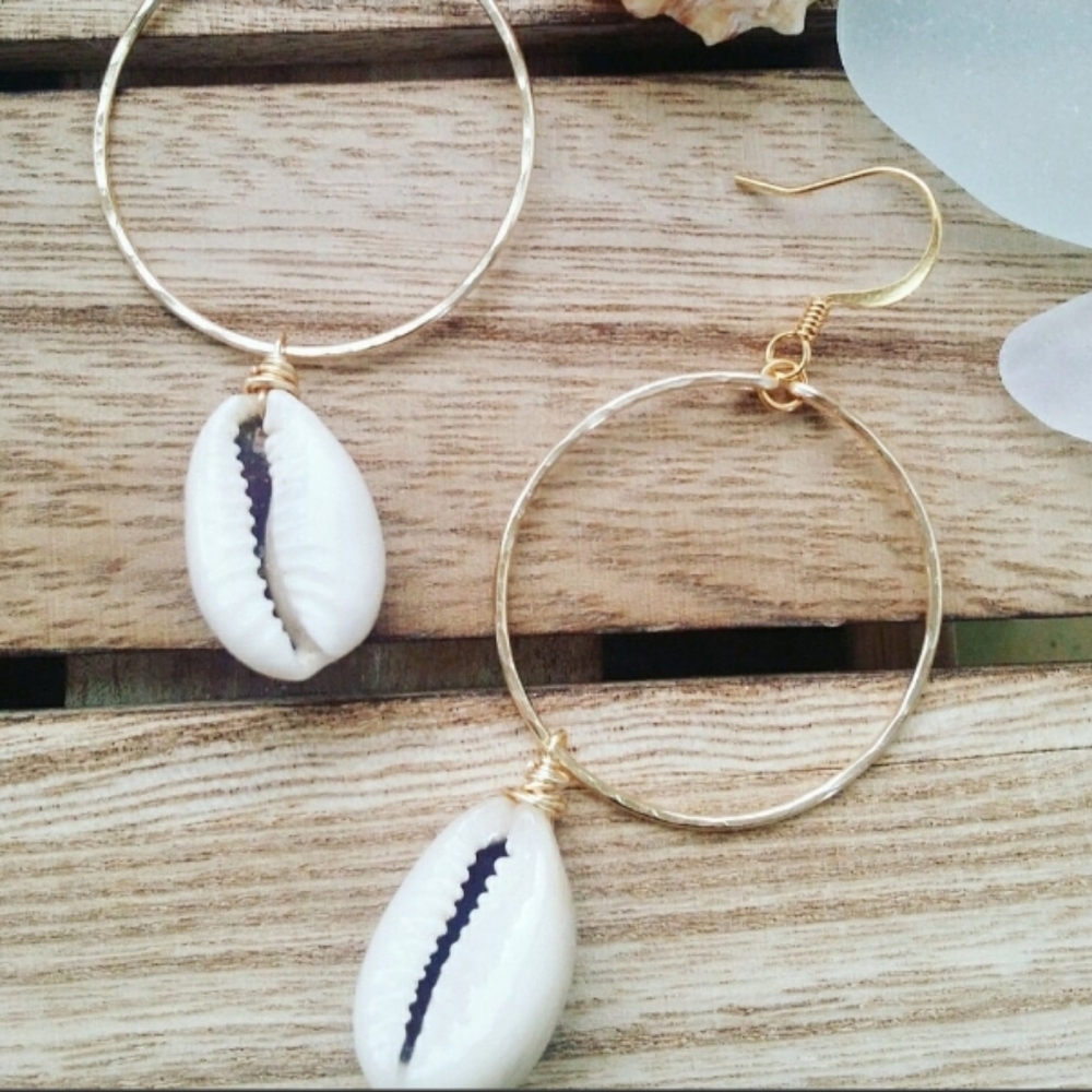 Cowry shell Earrings